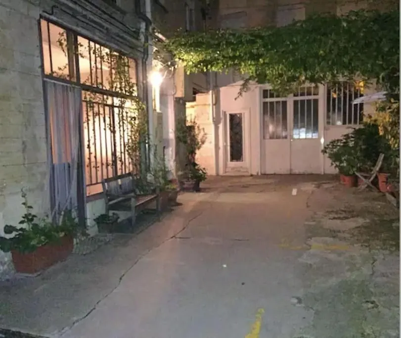 Spacious And Very Quiet *
